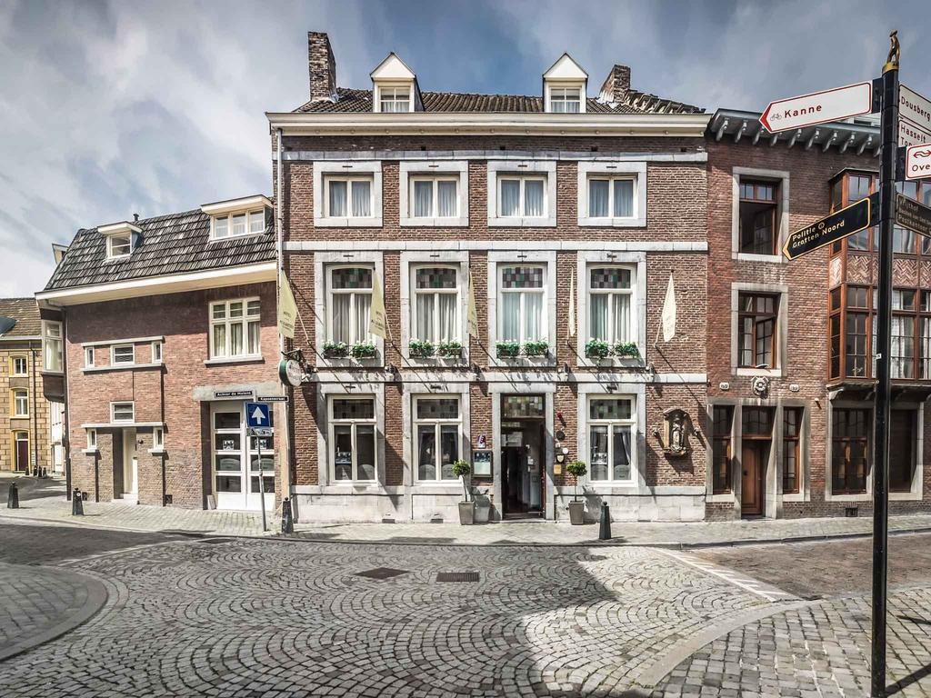Au Quartier Hotel