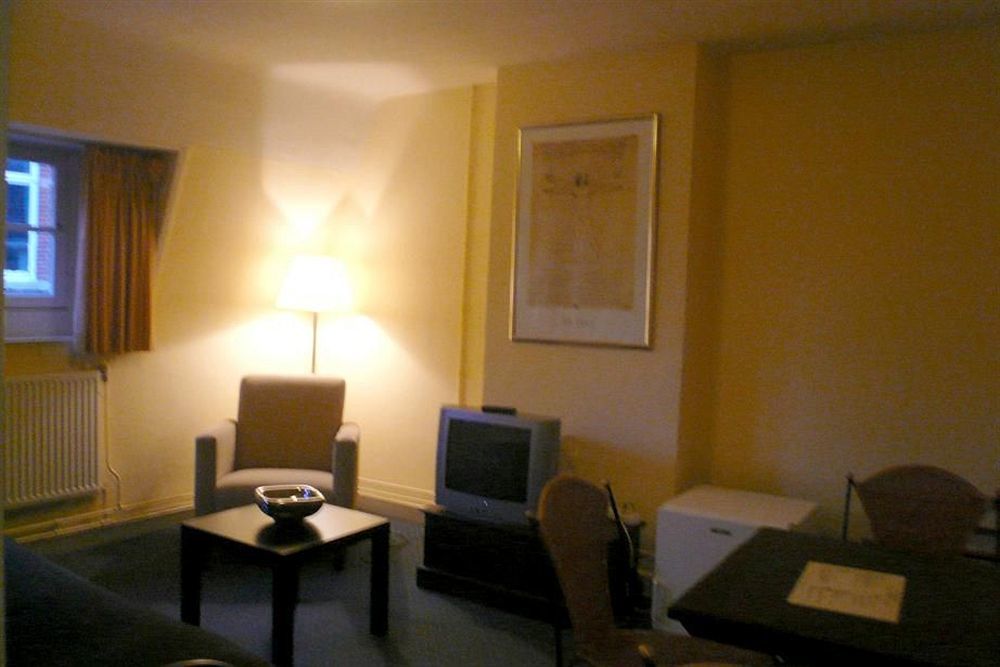 Au Quartier Hotel